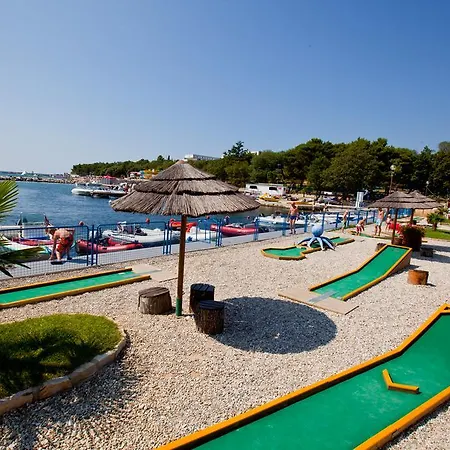 Mobile Homes Comfort Elba Zelena Laguna 4* بوريتش