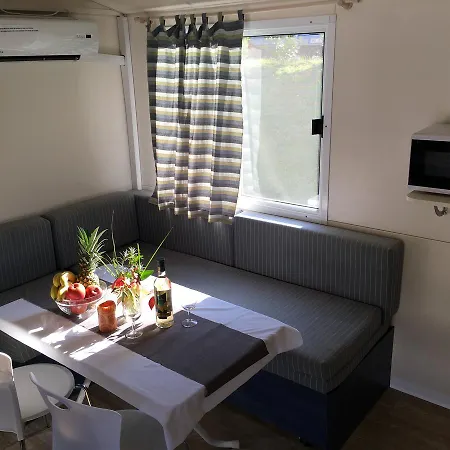 Mobile Homes Comfort Elba Zelena Laguna بوريتش